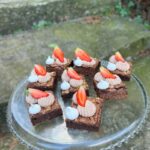 Mini brownie ve střední velikosti